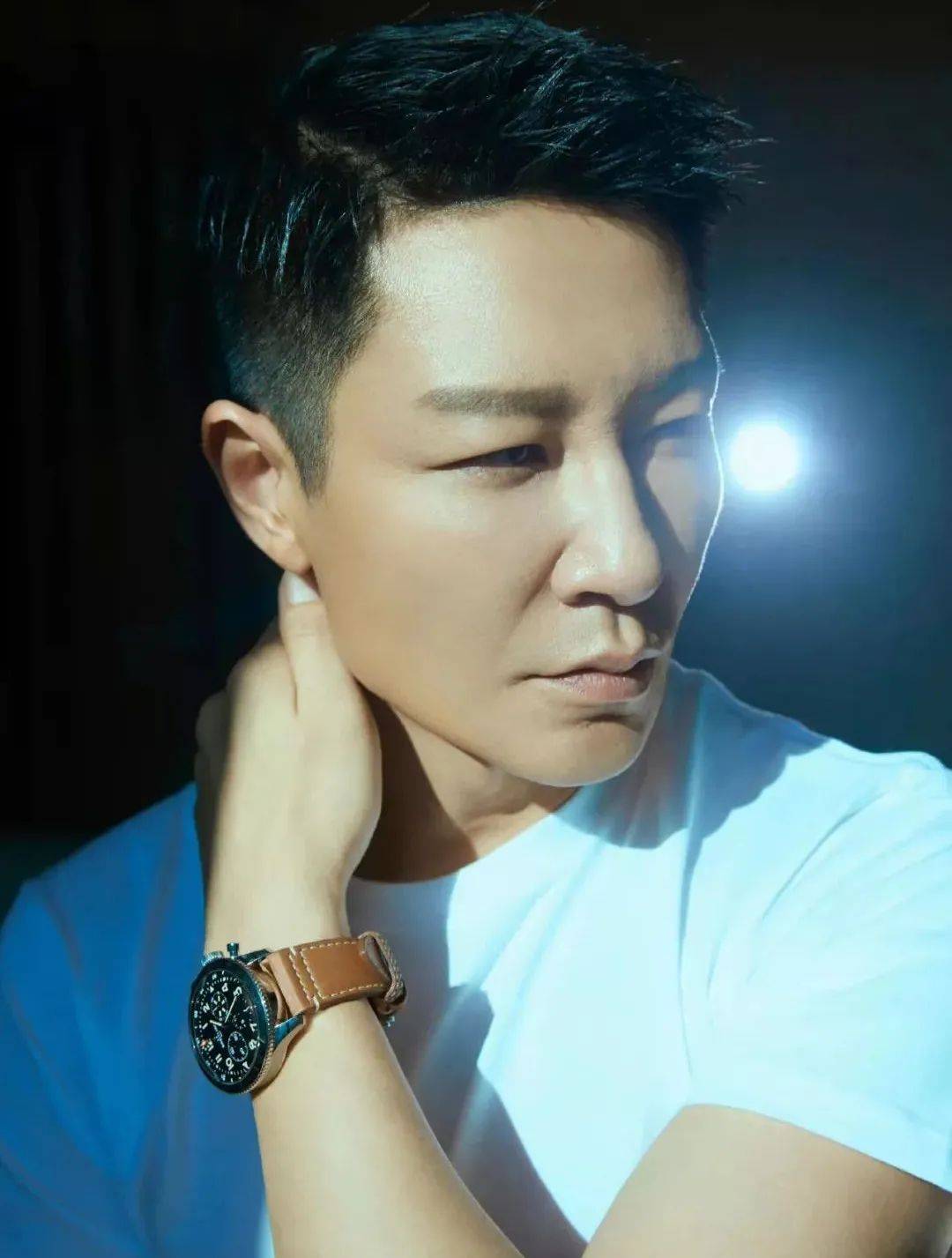 老演员整容脸变形,老年人整容前后照片