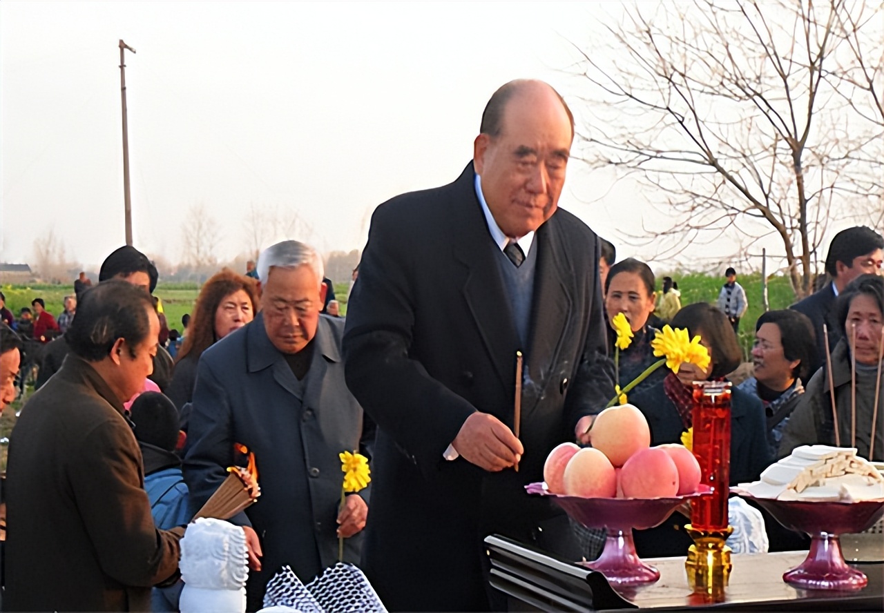 郝柏村谈蒋经国,国民党元老郝柏川