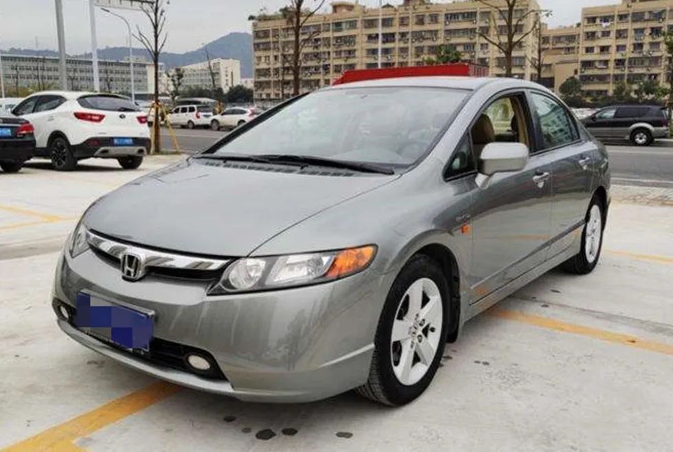 知豆新能源微型汽车续航300公里,丰田普锐斯06年刚出时报价