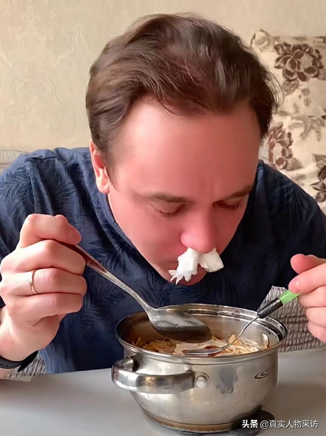 我和老公在城里上班赚钱养家,在俄罗斯买房花了20万