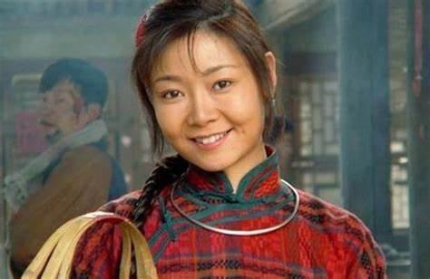 萨日娜穿搭的照片,萨日娜时尚妈妈装