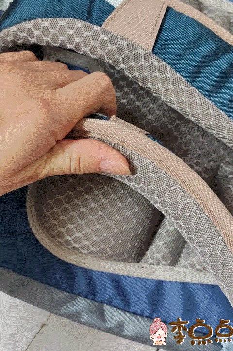 给小孩买奥特曼书包,给孩子们买奥特曼