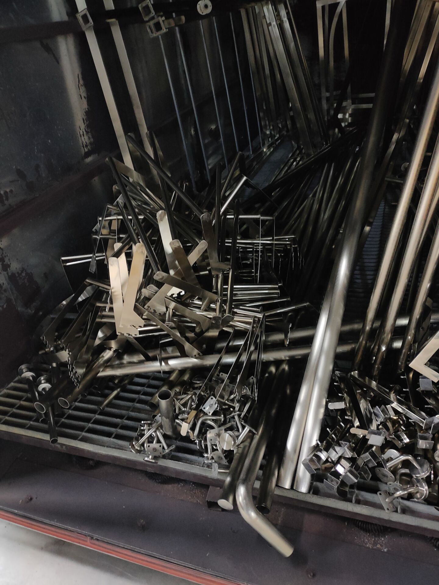 不锈钢服装展架制作视频,服装kt板展架怎么设计