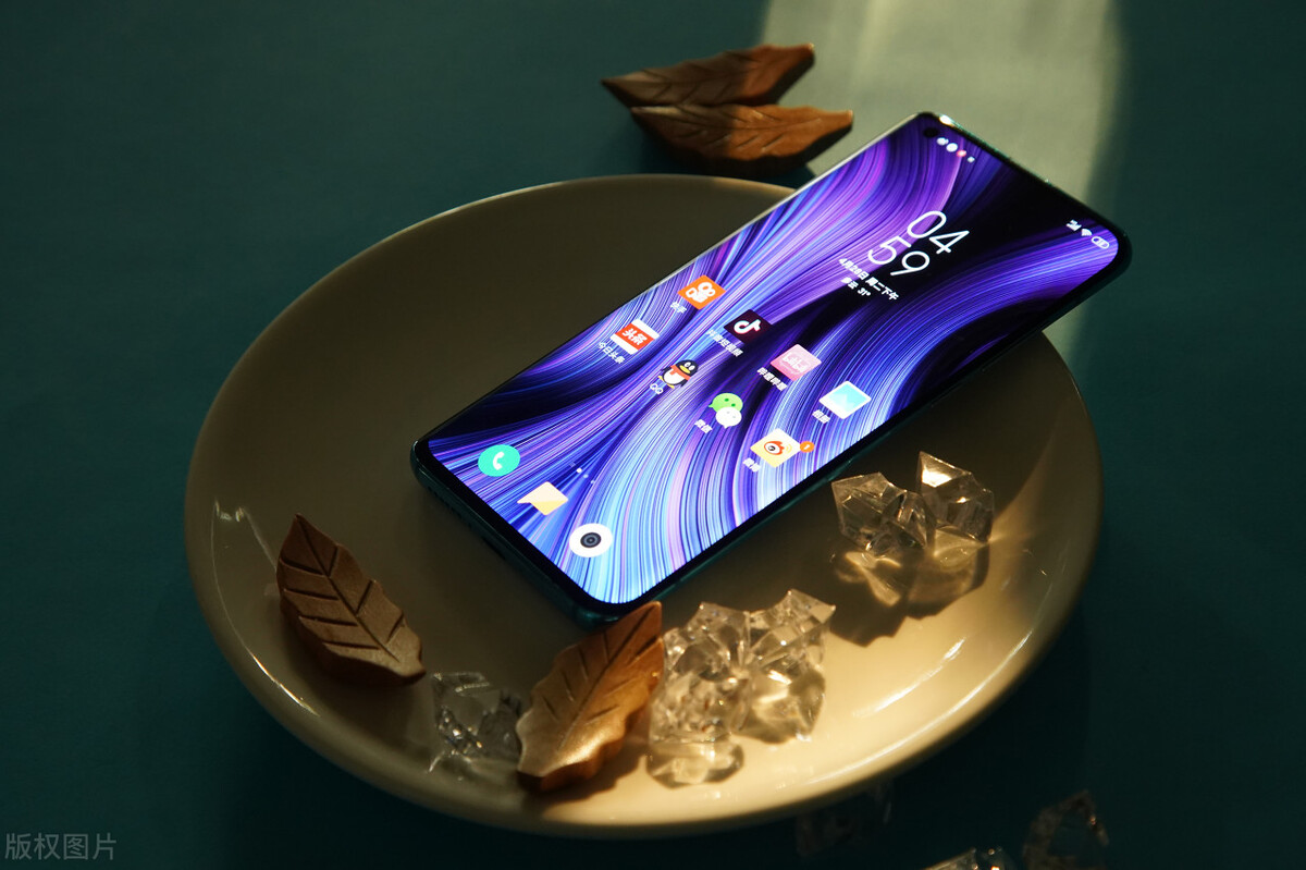 功能性能满足的前提下,为什么不花更少的钱买手机?答案来自人性