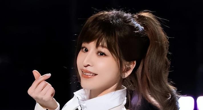 周迅口中的“炒作女王”陷害王心凌,红毯故意“暴露”吸引眼球!