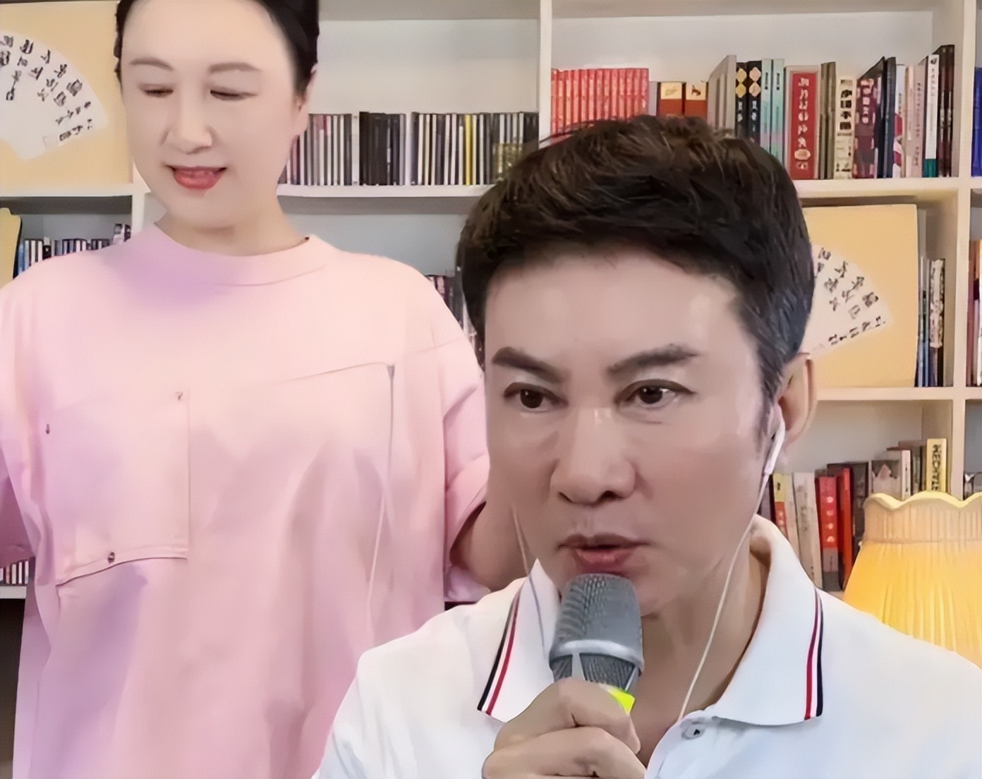 江涛高清图片,歌手江涛的肿脸近照