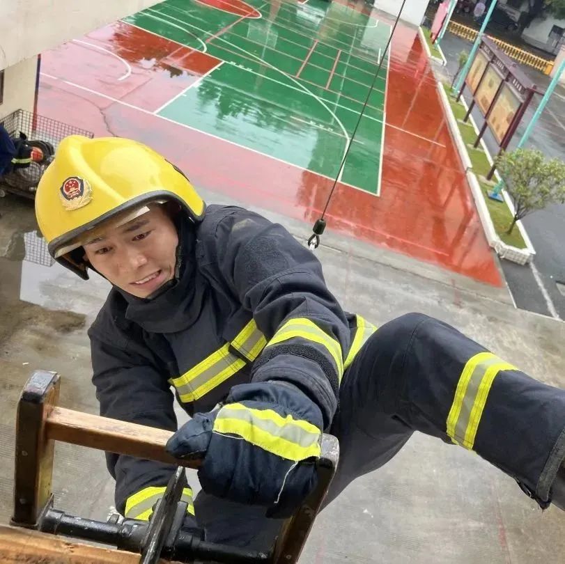 新蓝出征挑战自我,新蓝对抗赛视频