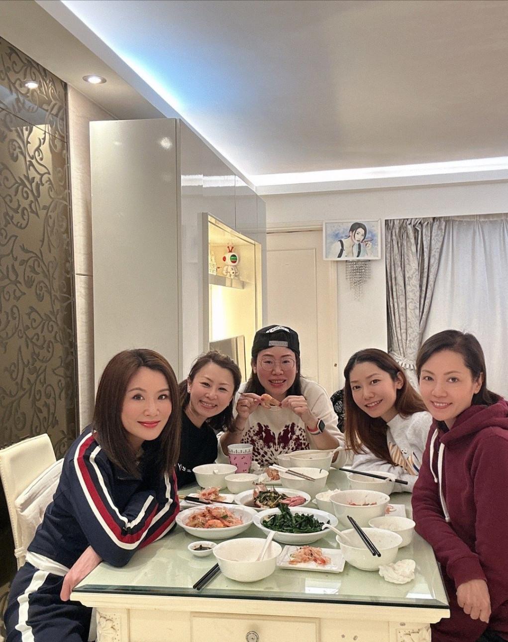 香港明星被曝搬离豪宅,香港51岁女星定居深圳