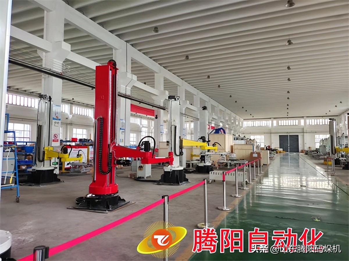 腻子粉自动码垛机设备视频,腻子粉码垛机器人定制