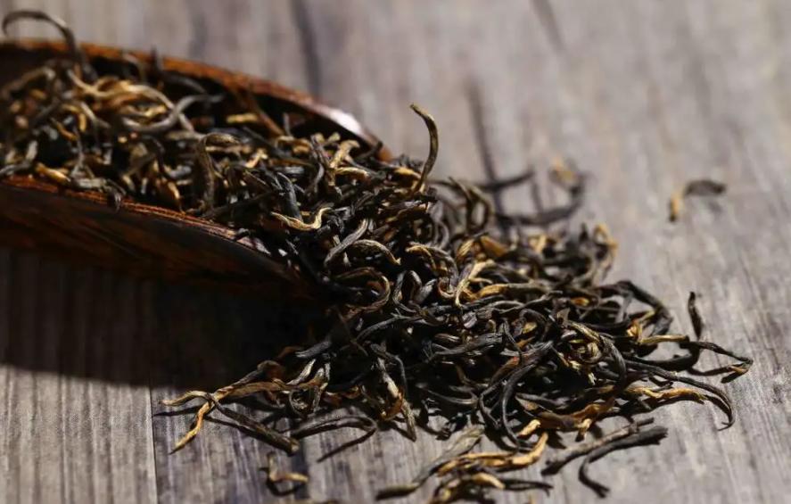 长期喝红茶和绿茶的区别,绿茶和红茶分别什么季节喝比较好