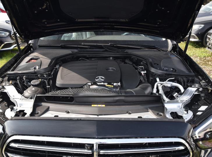 奔驰e白色内饰加价吗,全新奔驰e价格2024