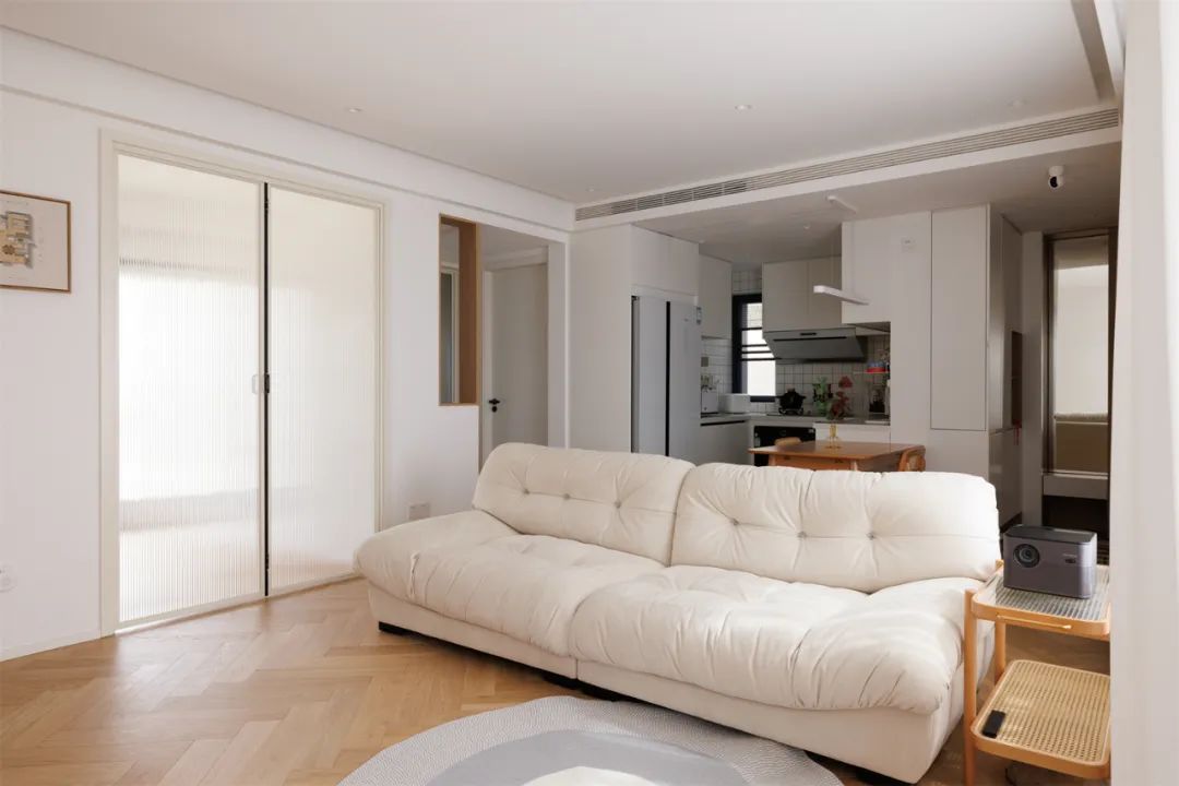 95后小夫妻二手房翻新,95后小夫妻返乡改造老房子