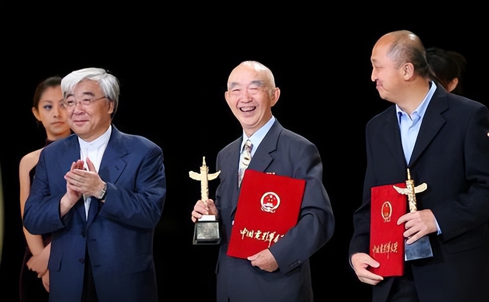 10天之内7位名人相继去世,7位名人一个月内相继去世