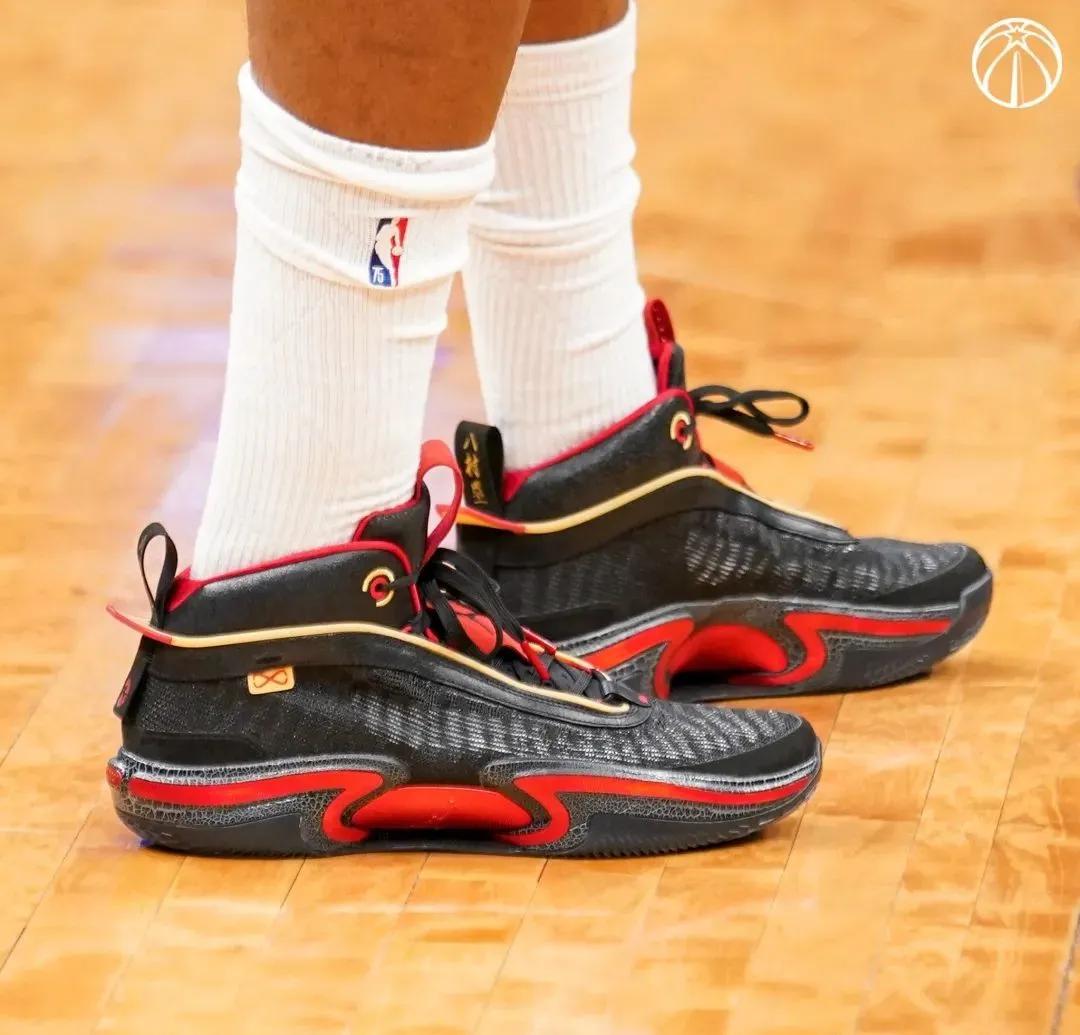 nba球员上脚詹姆斯20,nba球星上脚球鞋詹姆斯18low