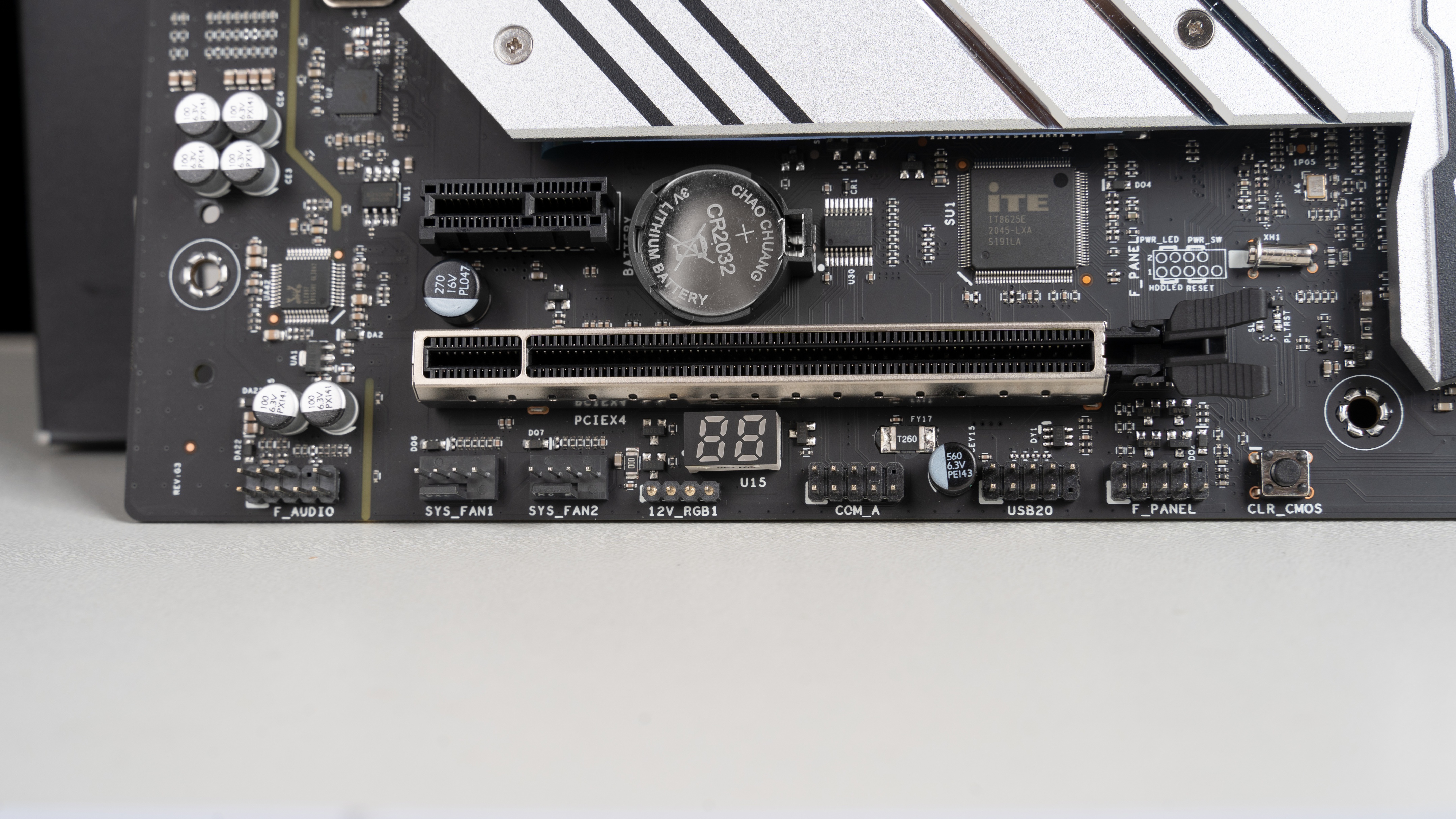 影驰b660金属大师白金版测评,影驰b660金属大师内存插槽