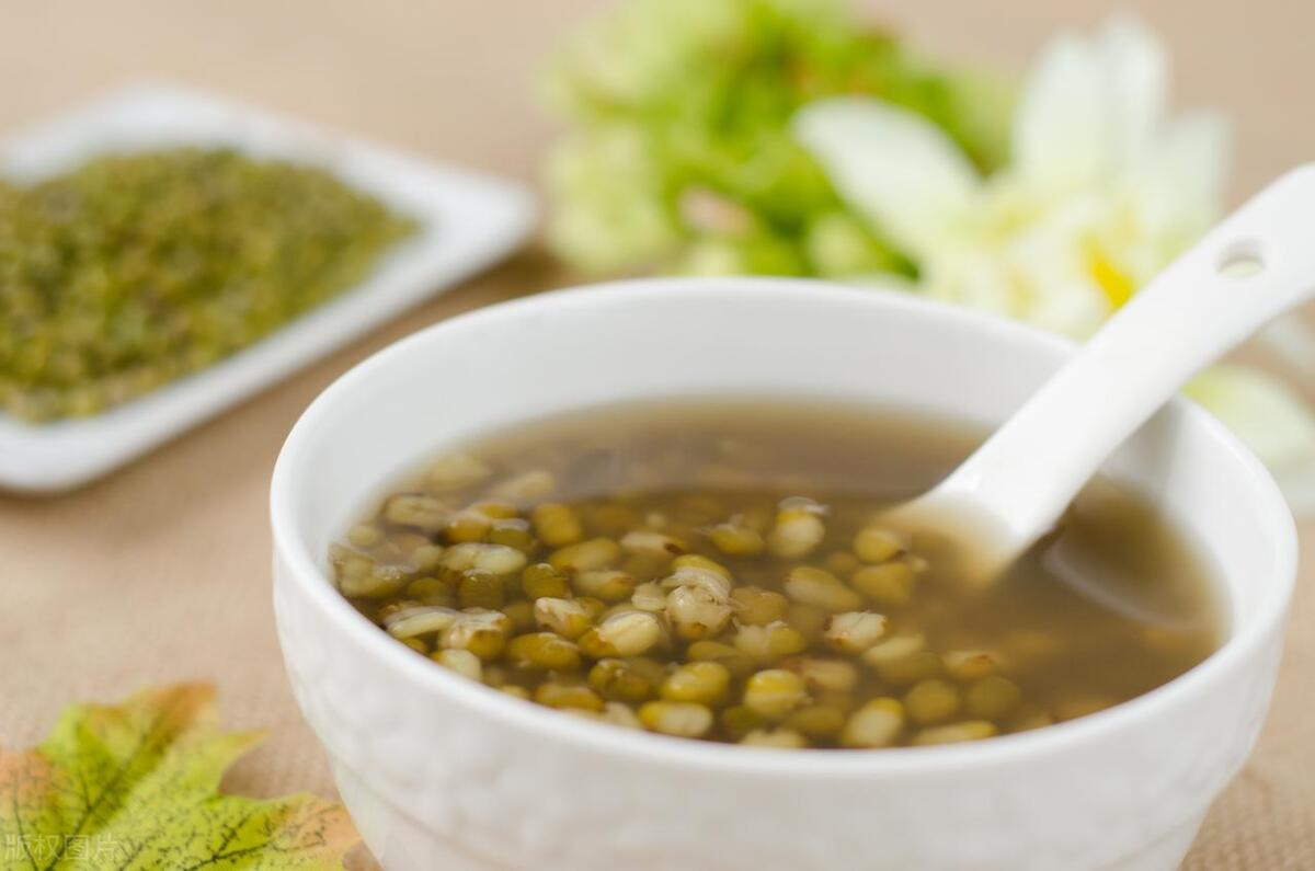 暑热天气试试这两道汤美味又解暑,4款汤清凉解暑汤可多喝