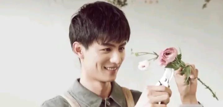 刘畅当模特的图片,刘畅模特主演的电视片段