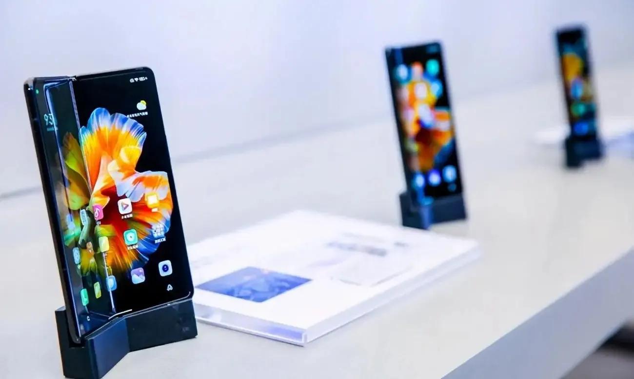 懂行的人建议买荣耀还是ov,买荣耀还是买vivo