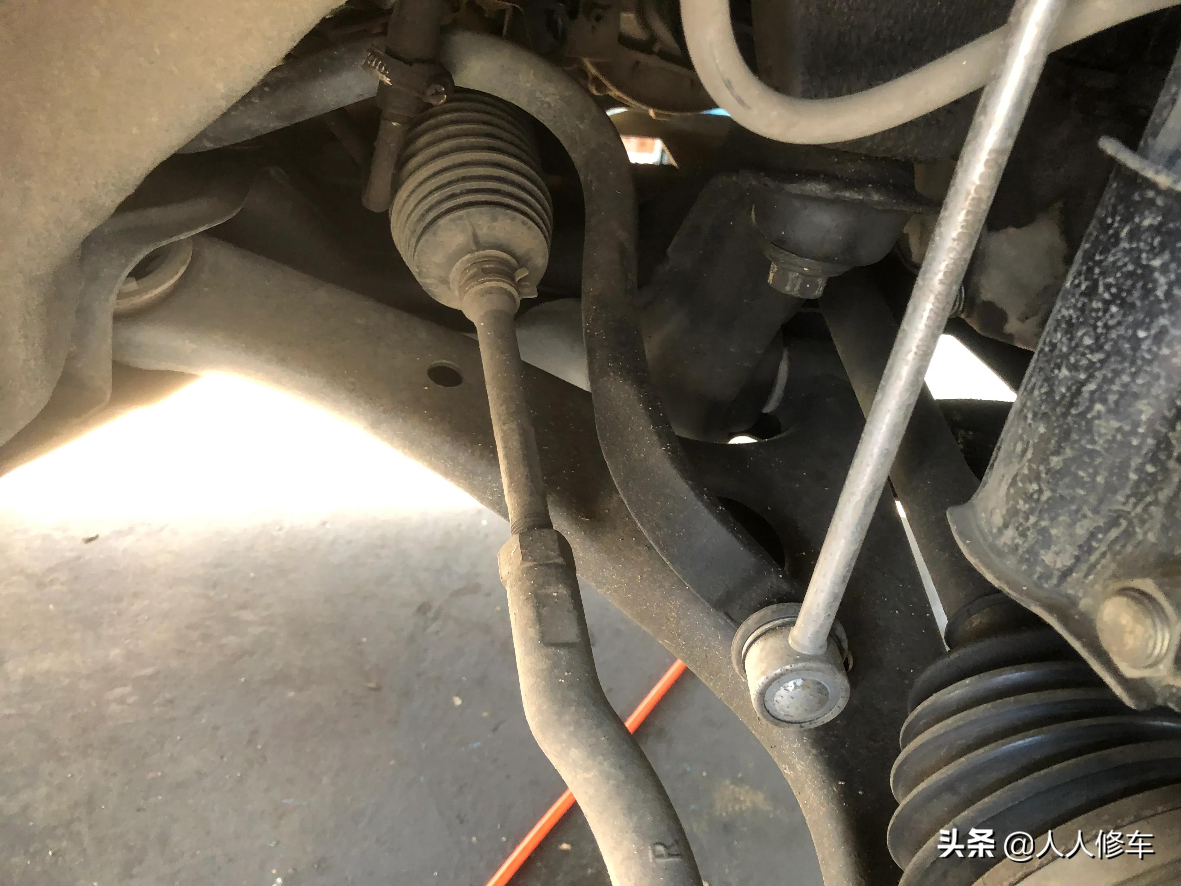 车速超过100码制动方向抖动,车速在100以上时方向盘抖动