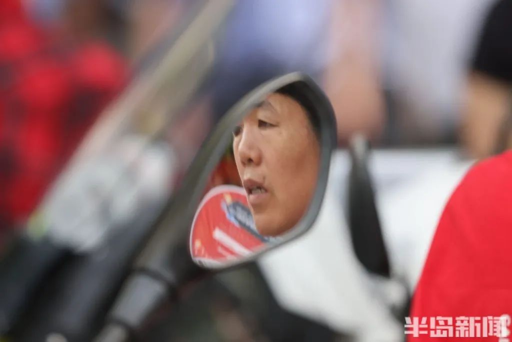 刚刚，青岛5万多勇士霸气走进战场！少年，此去何求？夺盛名、拔头筹、争魁首、独占鳌头！