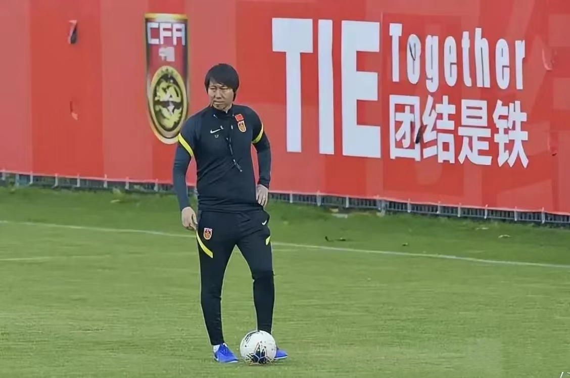 李铁案有新消息，传闻门将张鹭被抓，中国足球能否借机走出低谷