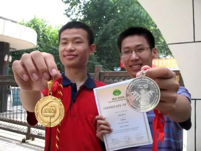 北大韦神采访走红原视频,北大老师韦神上热搜的即兴评述