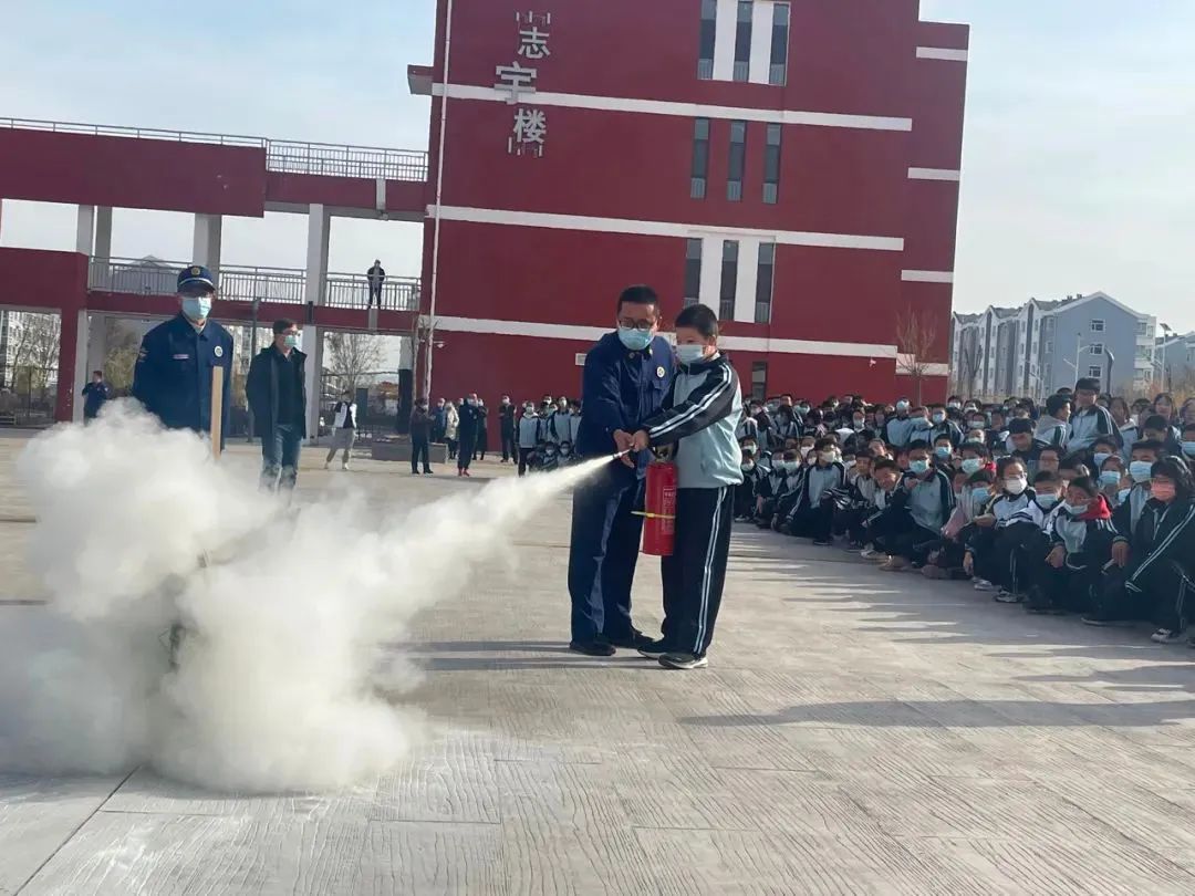 11月9日是消防安全宣传教育日,消防安全宣传月公益讲座