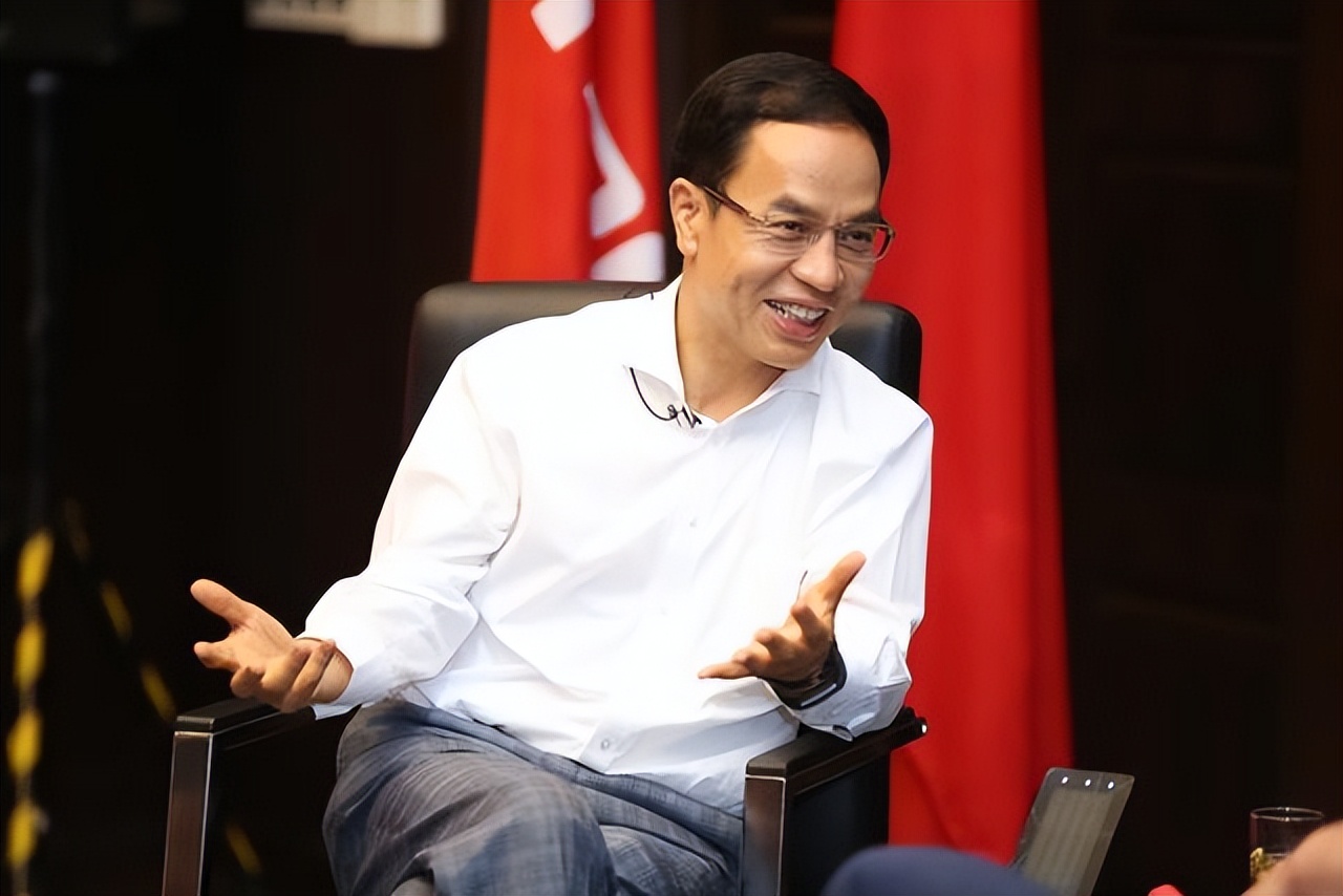 刚当首富三个月，千亿王国就崩了，最惨中国首富真是个大忽悠？