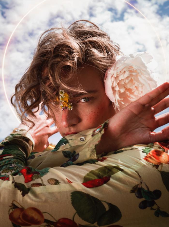 性感时尚的模特遇见大胆的时尚摄影师,会碰撞出怎样的性感火花?