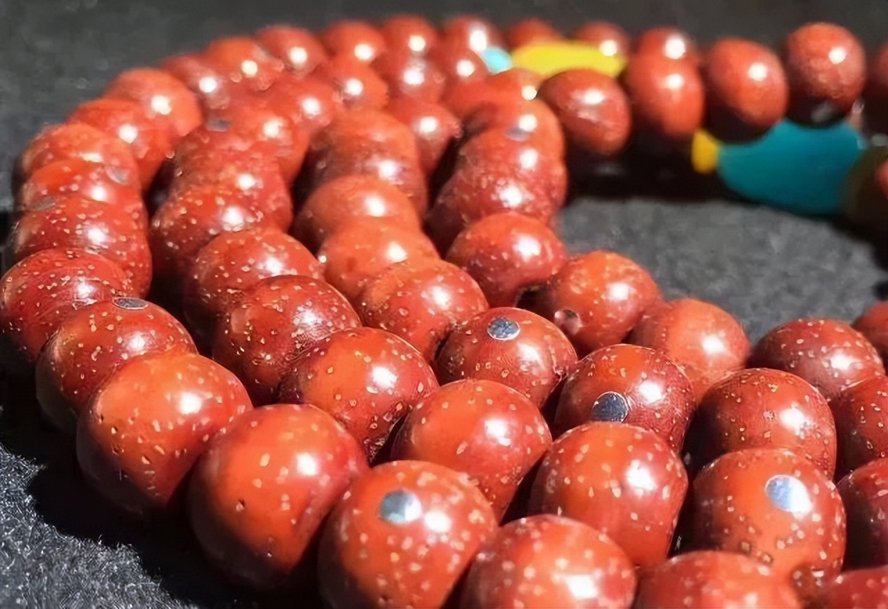 星月菩提奶油黄是什么,星月菩提如何盘玩成白的