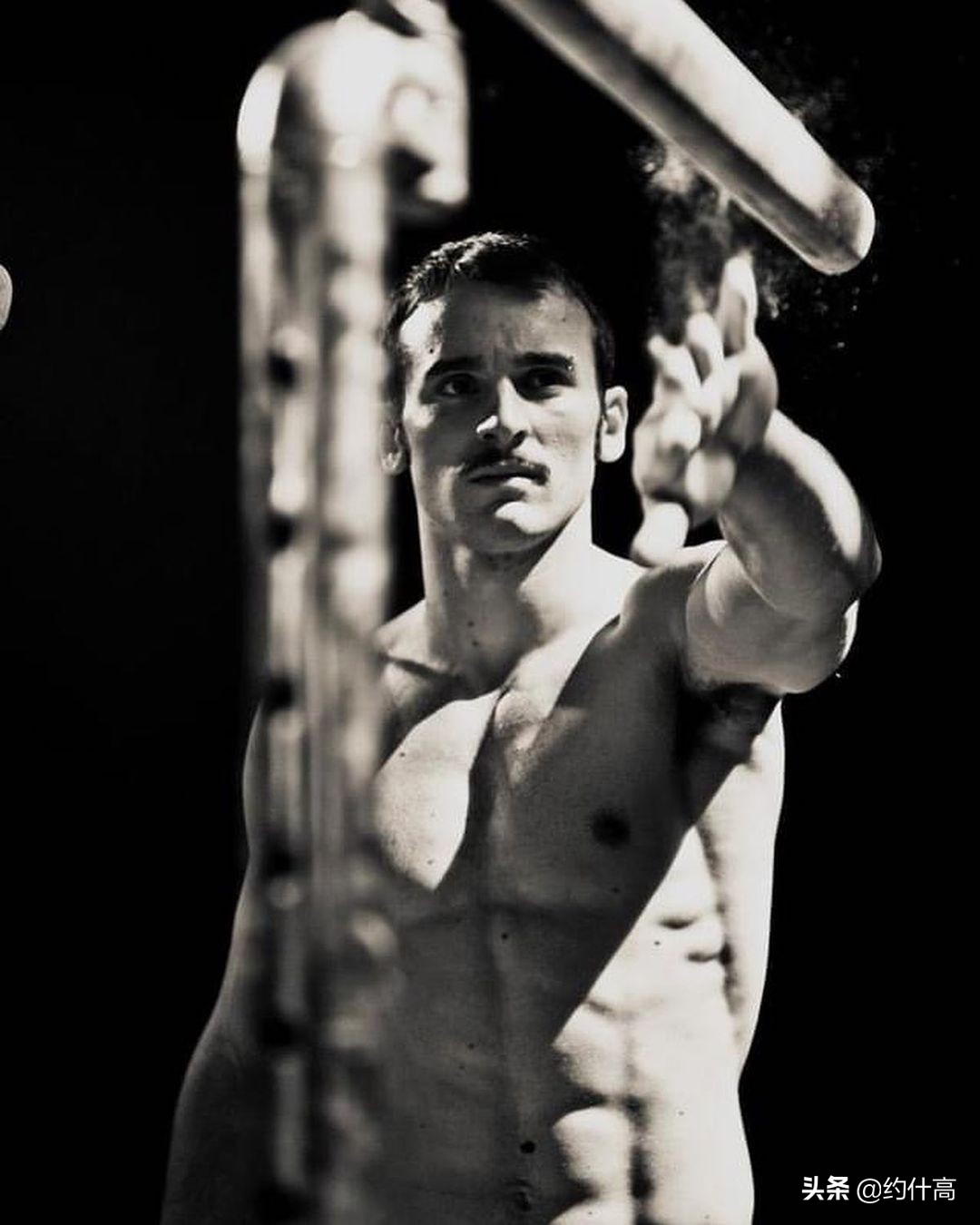 性感体操“马里奥”-智利体操运动员TomásGonzález