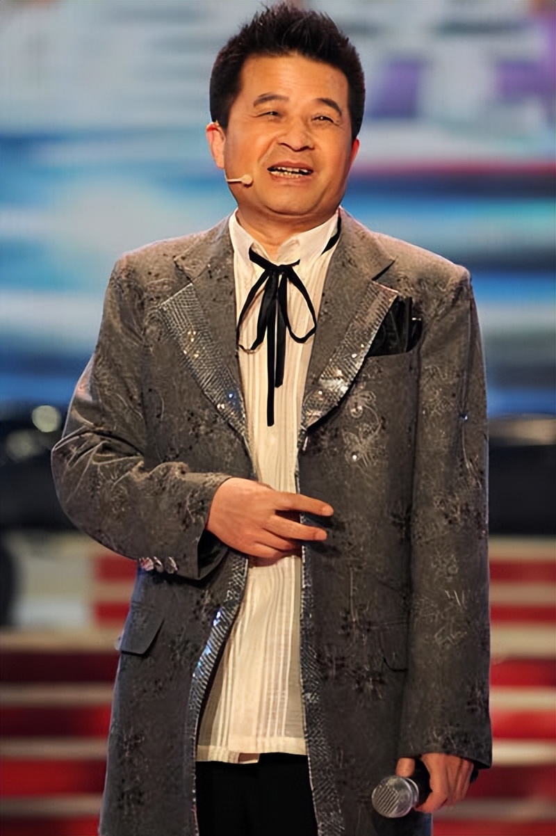 64岁毕福剑，也走到了今天，如此“落魄”