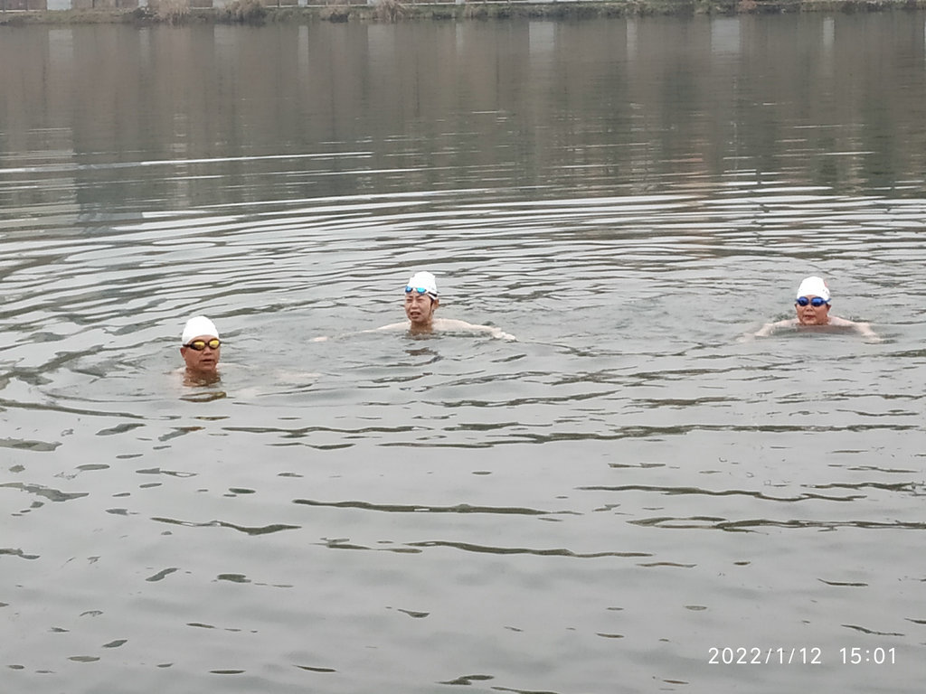 湘西欢乐冬泳人——向怀化水上部落“碉堡村”致敬