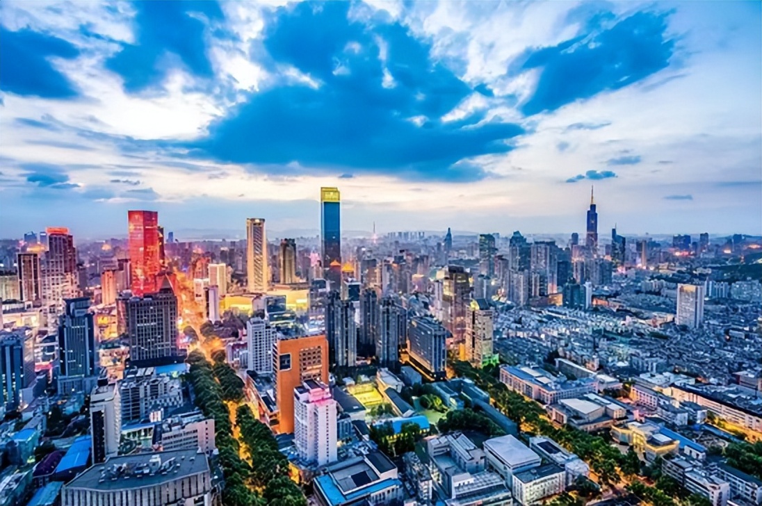 从业人员超110万！南京哪个产业，将摘得万亿级“桂冠”？