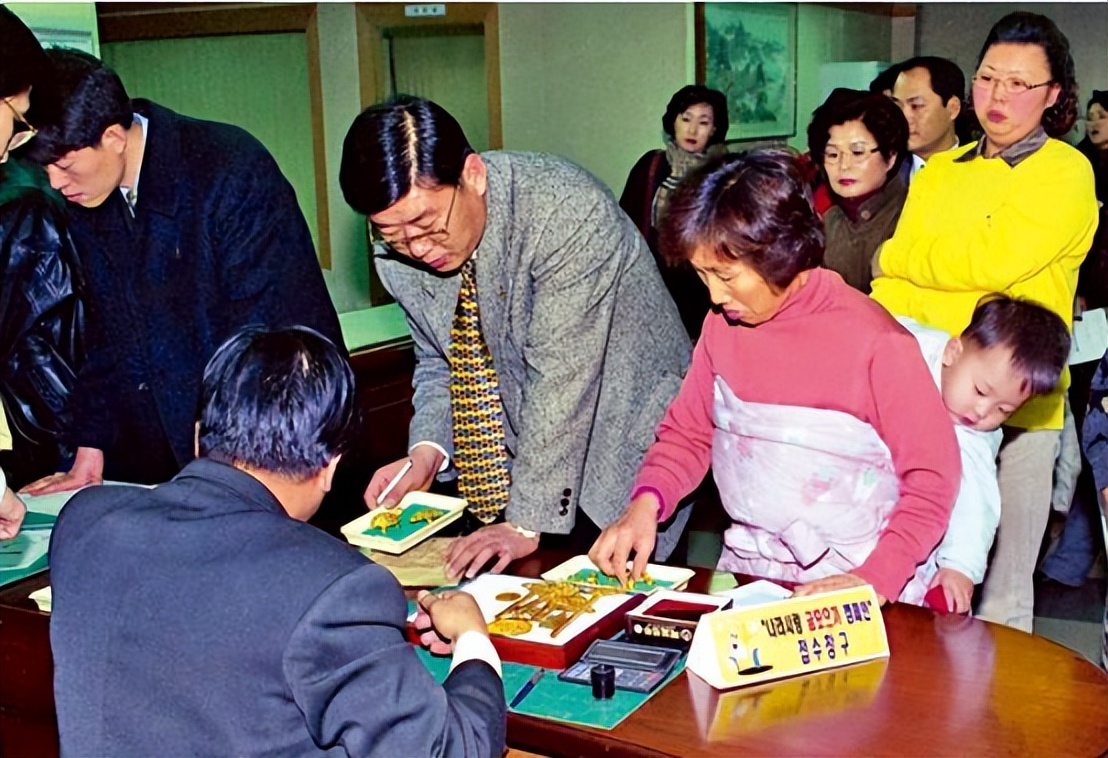 1997年韩国金融危机有多惨,韩国日本1997年金融危机