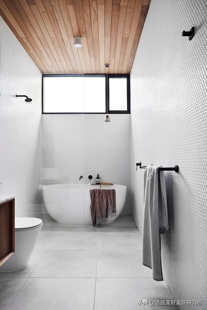 小卫生间安装浴缸,卫生间浴缸安装