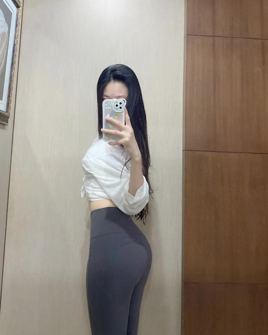 女神漂亮自拍照,美女健身自拍照高级感