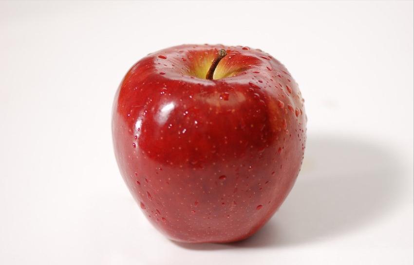 每天吃一个苹果的十大危害,早晨空腹吃苹果对胃有害吗