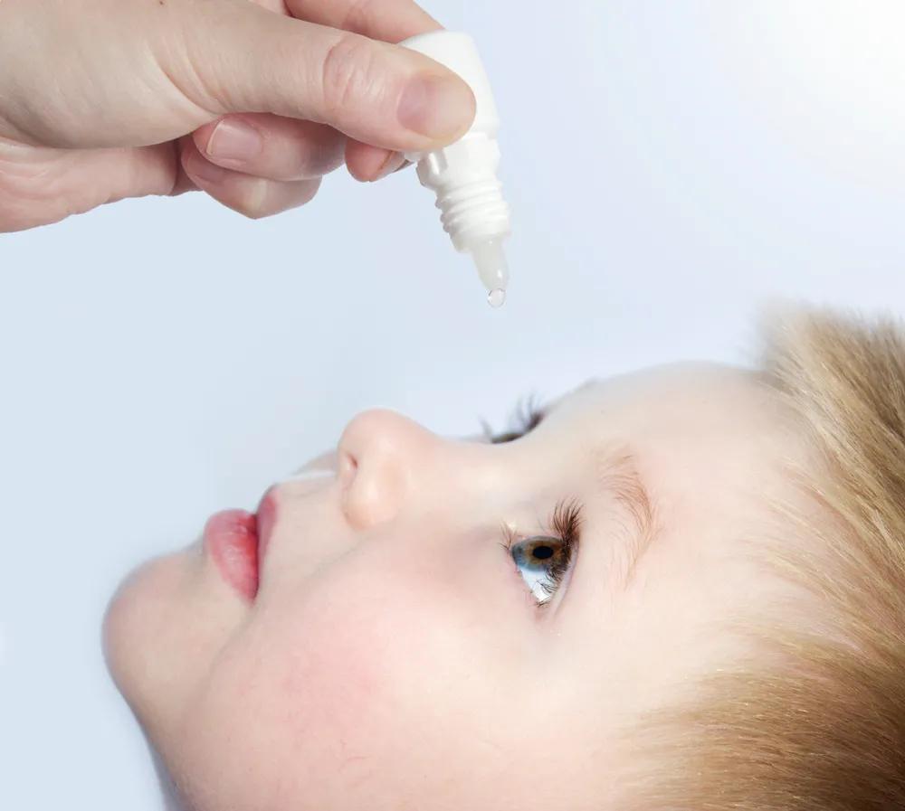 用眼药水对孩子眼睛有什么影响,儿童眼睛伤了用什么眼药水