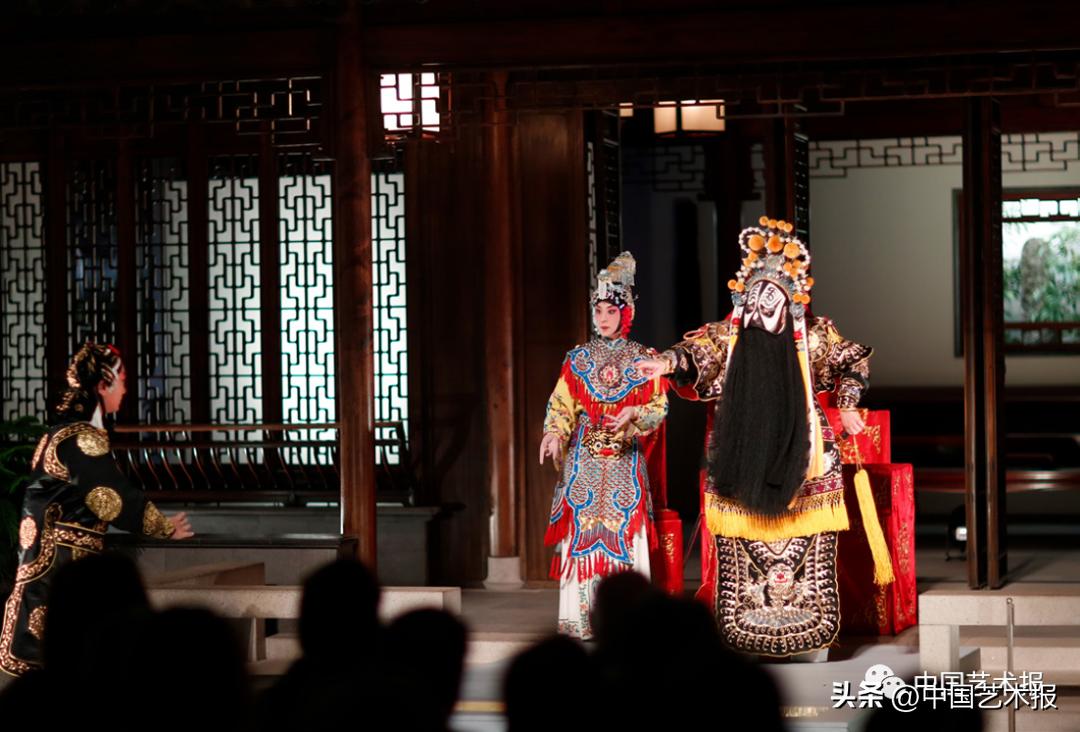 杩欎釜灞曡涓轰粈涔堜細闇囨捈浜哄績,杩欎釜灞曡鎵撶牬鑹烘湳鍜岀敓娲荤殑鐣岄檺