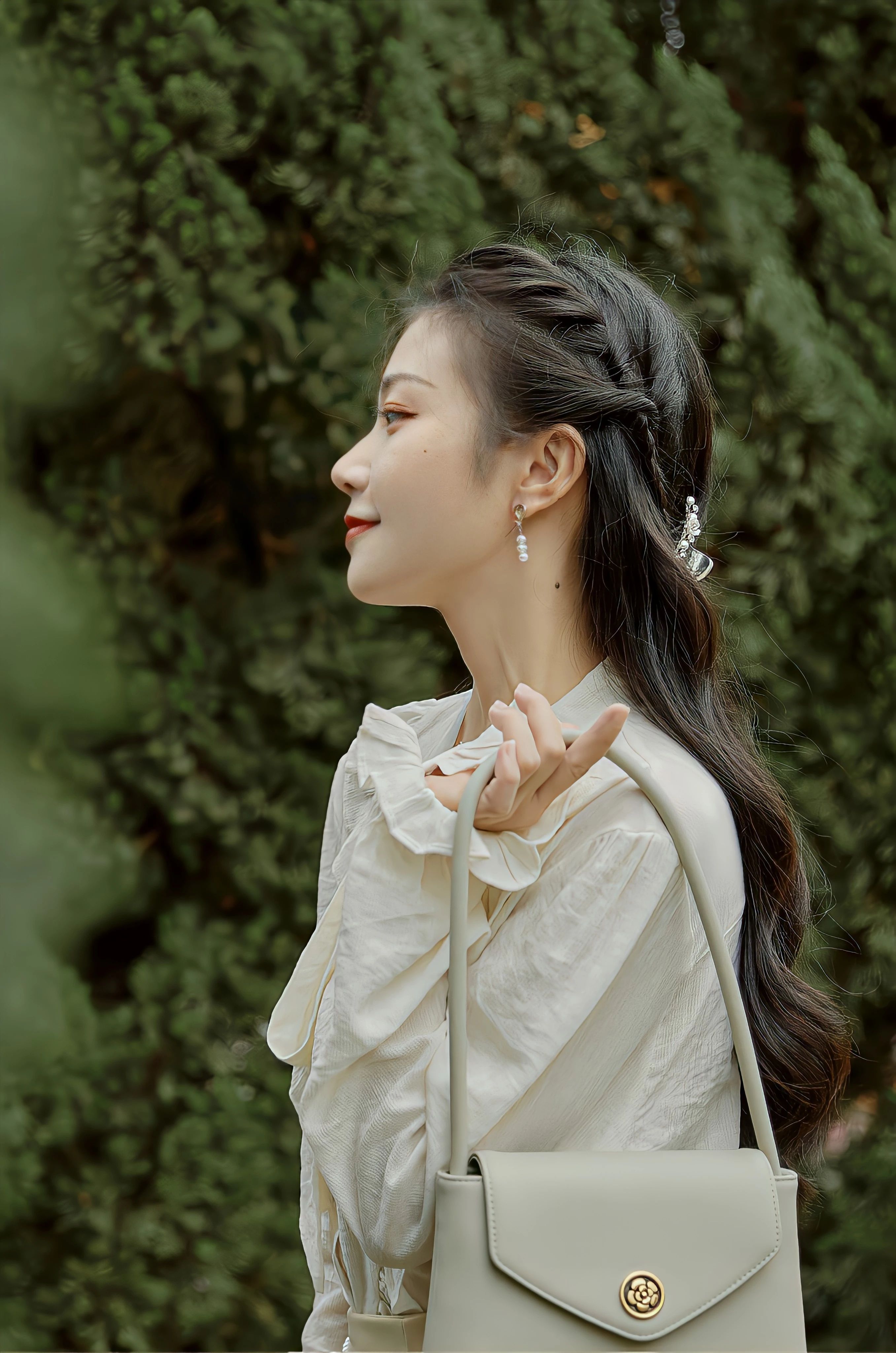 不知道自己的脸型适合戴哪种款式,长脸型耳环项链配饰