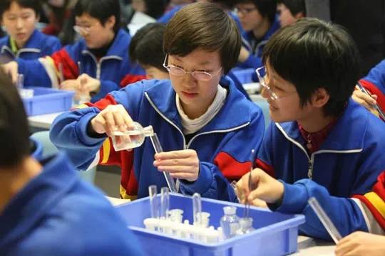 初二成绩差能上高中吗,初二成绩不好但又想考高中怎么办