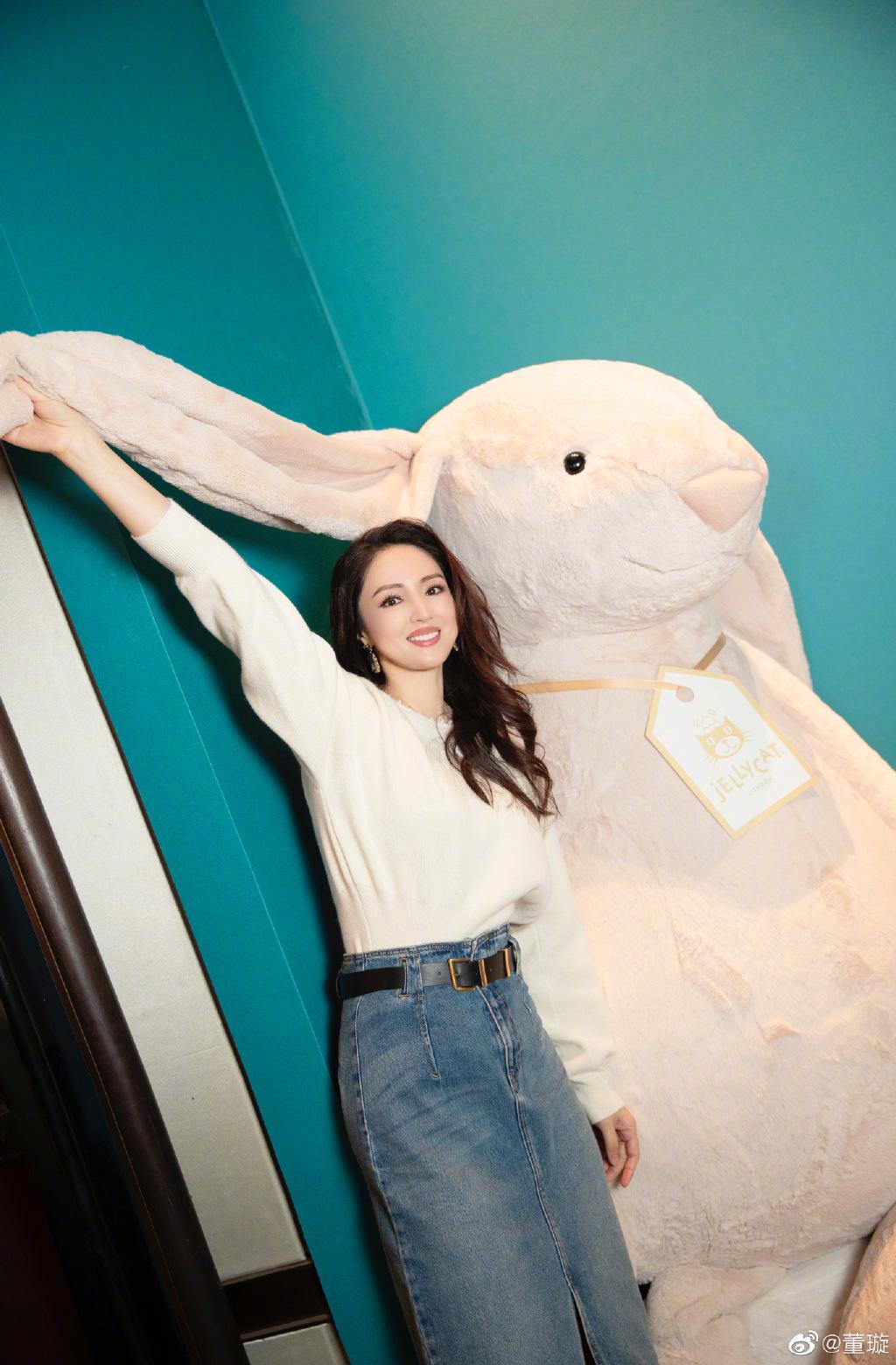 董璇晒高能健身照,董璇微博之夜