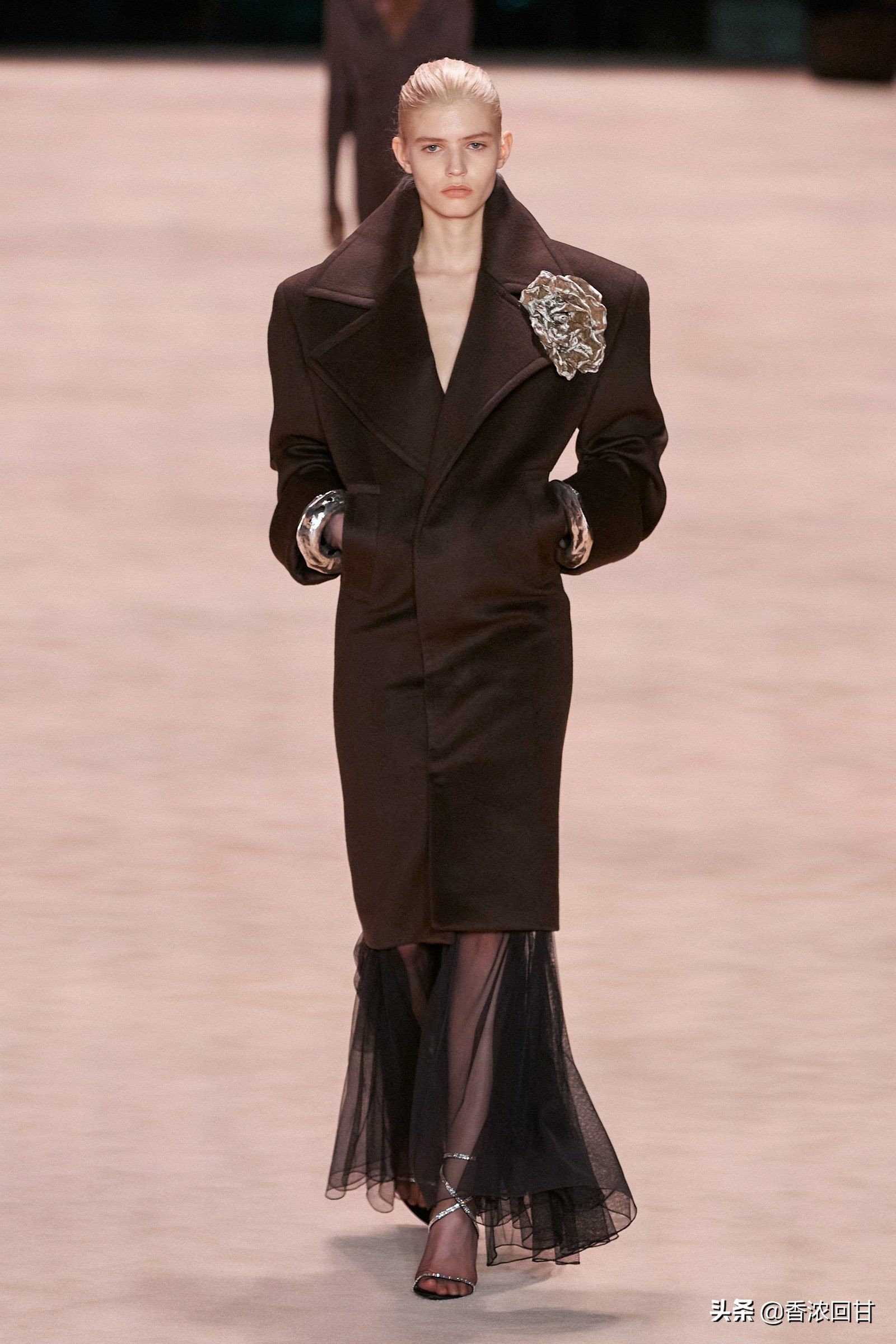 ysl第一套吸烟装,ysl2018年最火四支套装