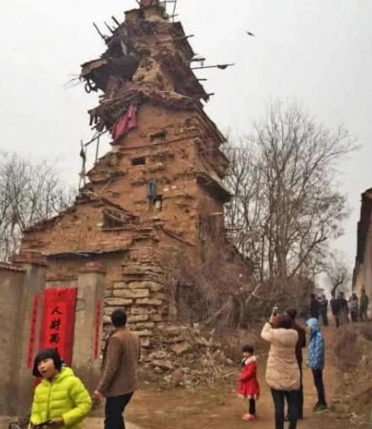 智障大爷建造七层土楼,智障老农为弟弟盖七层婚房