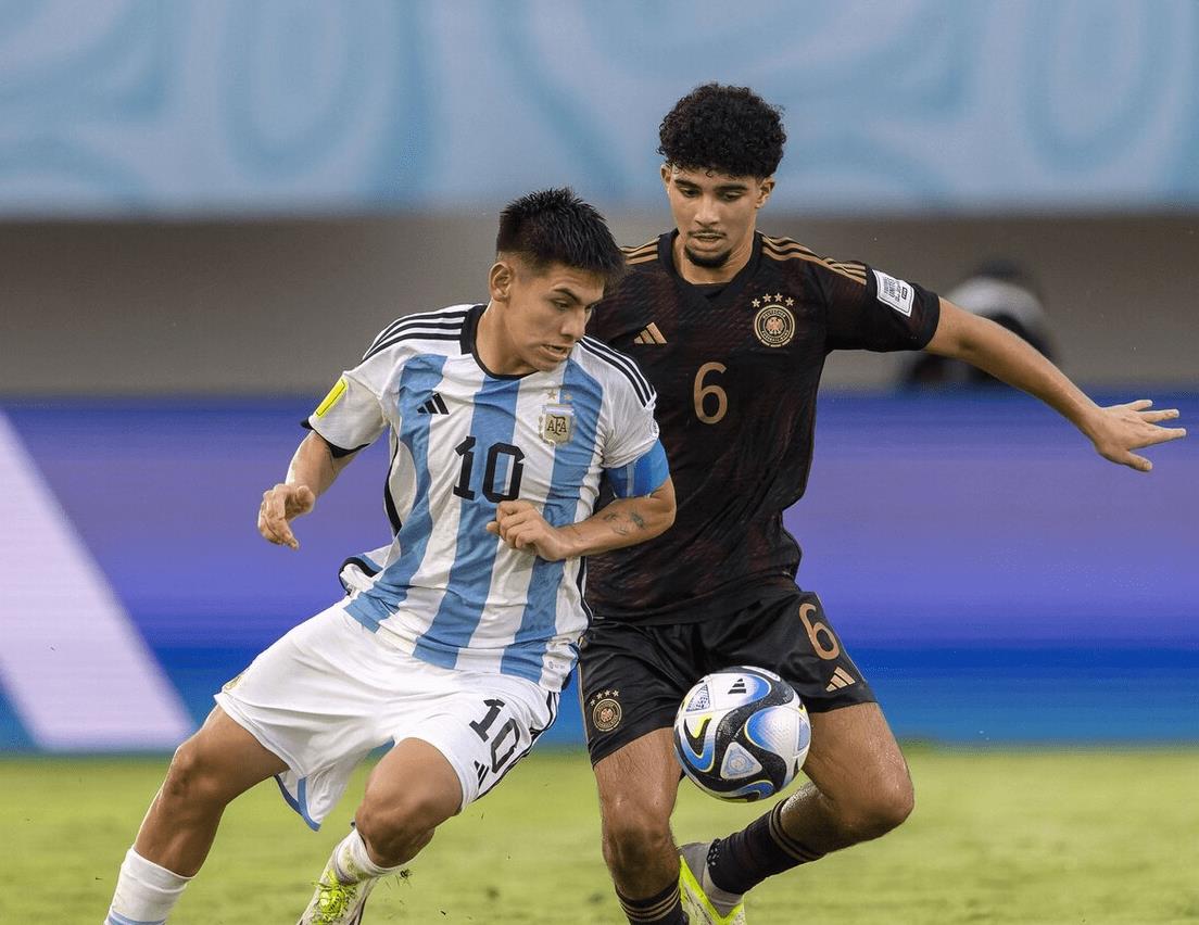 梅西转会曼城报价,曼城官宣一笔7000万交易