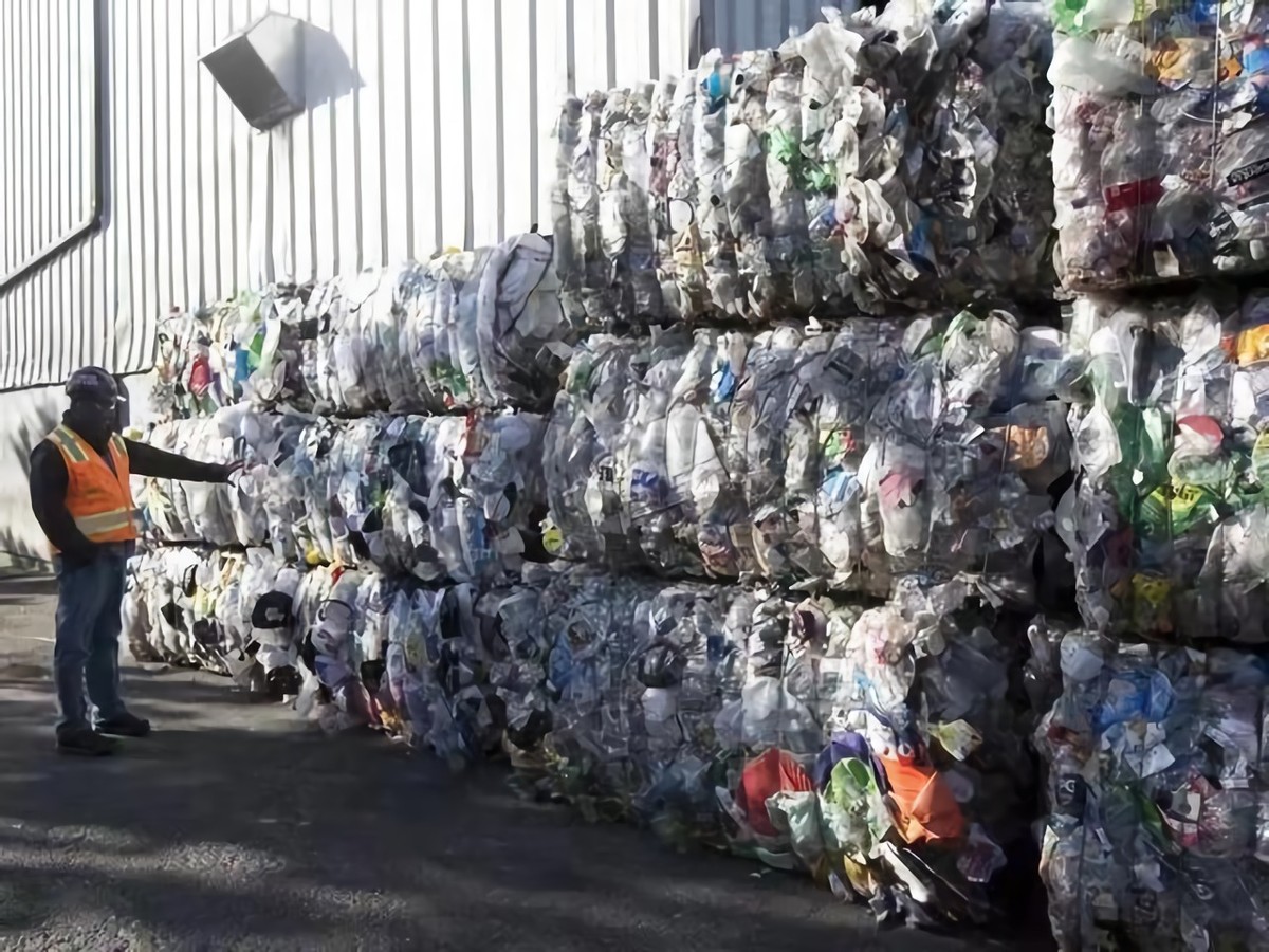 中国拒收“洋垃圾”4年，西方多国垃圾已无处安放，已臭气熏天？