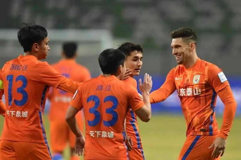 泰山队低迷期,泰山队这赛季为什么这么强