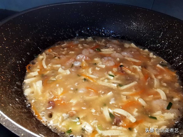 日常做饭简单又下饭的鲜虾豆腐煲,豆腐河虾煲