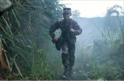 19岁战士身中13弹仍擒获歹徒,19岁武警战士身中13弹仍追击